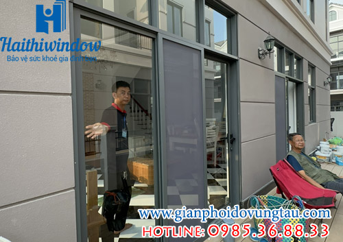 Cửa lùa chống muỗi chống trộm lắp đặt nhà phố