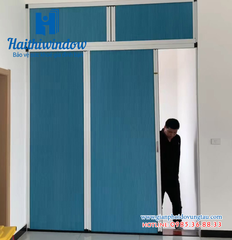 Rèm tổ ong làm vách ngăn lạnh cầu thang